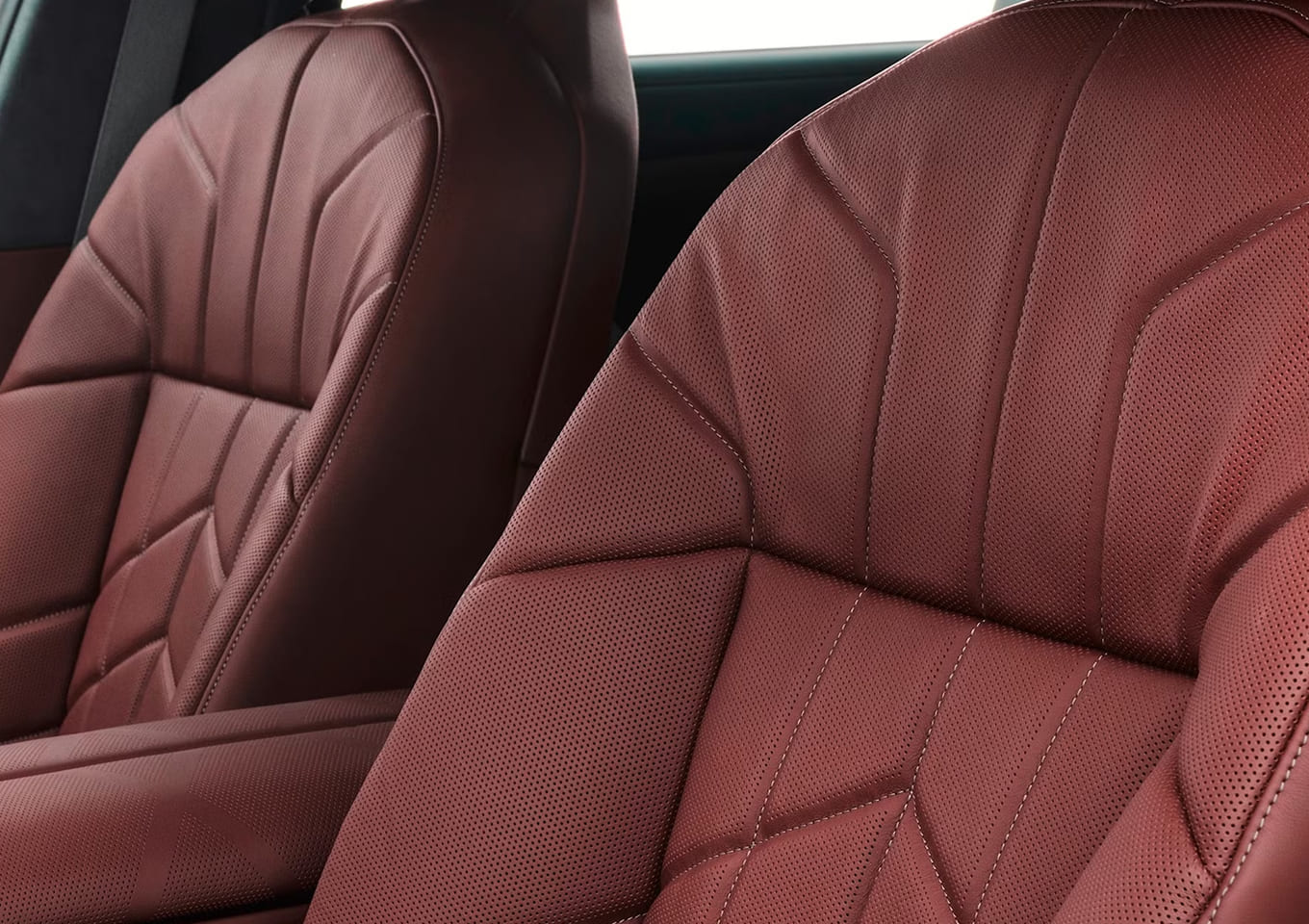 Front angle of BMW 7 Series – stylish and high-tech premium vehicle