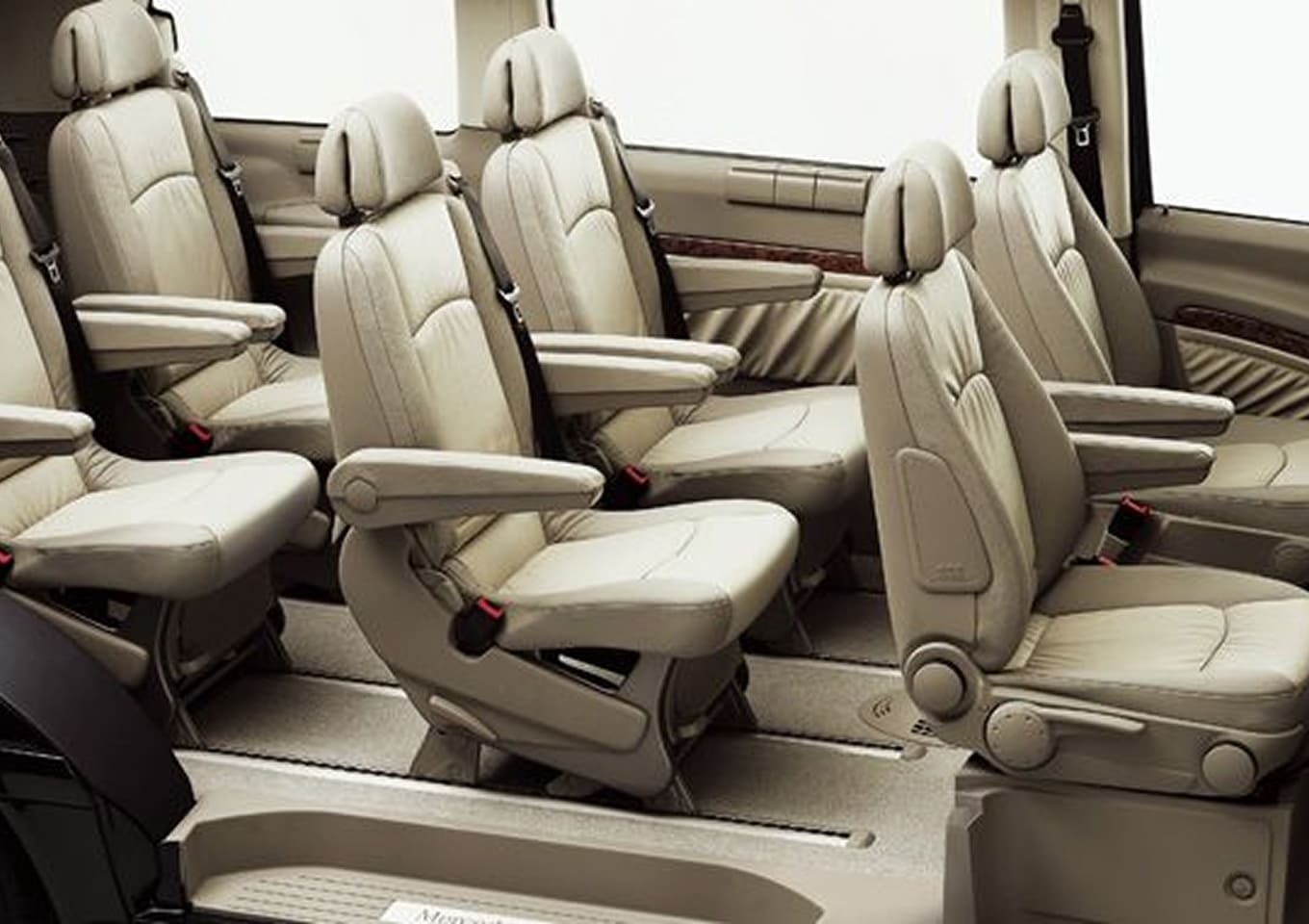Mercedes Viano front view – luxury MPV for executive group travel